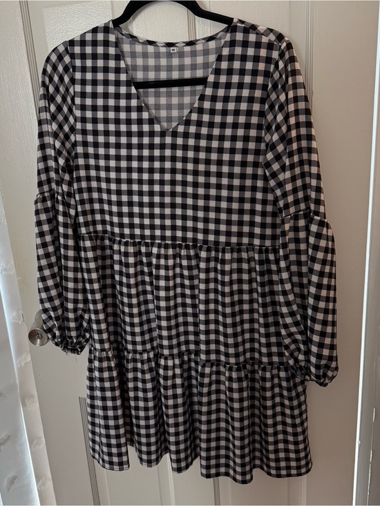 Dresses & Skirts - Black & White Gingham V-Neck Dress